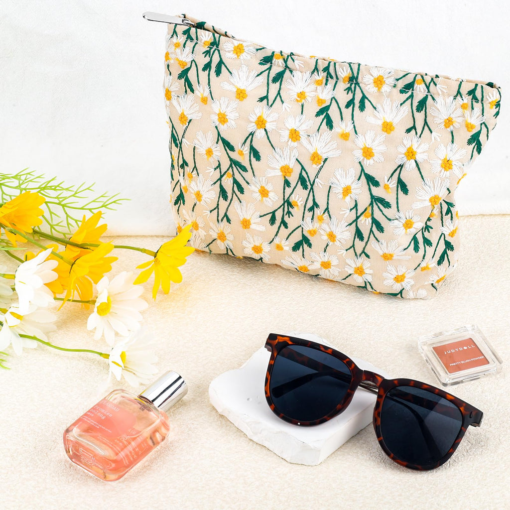ZLFSRQ Daisy Flower Makeup Bag Travel Cute Floral Cosmetic Bag for Women Girls Small Embroidery Makeup Zipper Portable Storage T