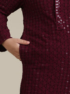 Manyavar Boys Viscose Chikankari Sequined Kurta Pyjama Set (2Pcs)(5-6 Years)