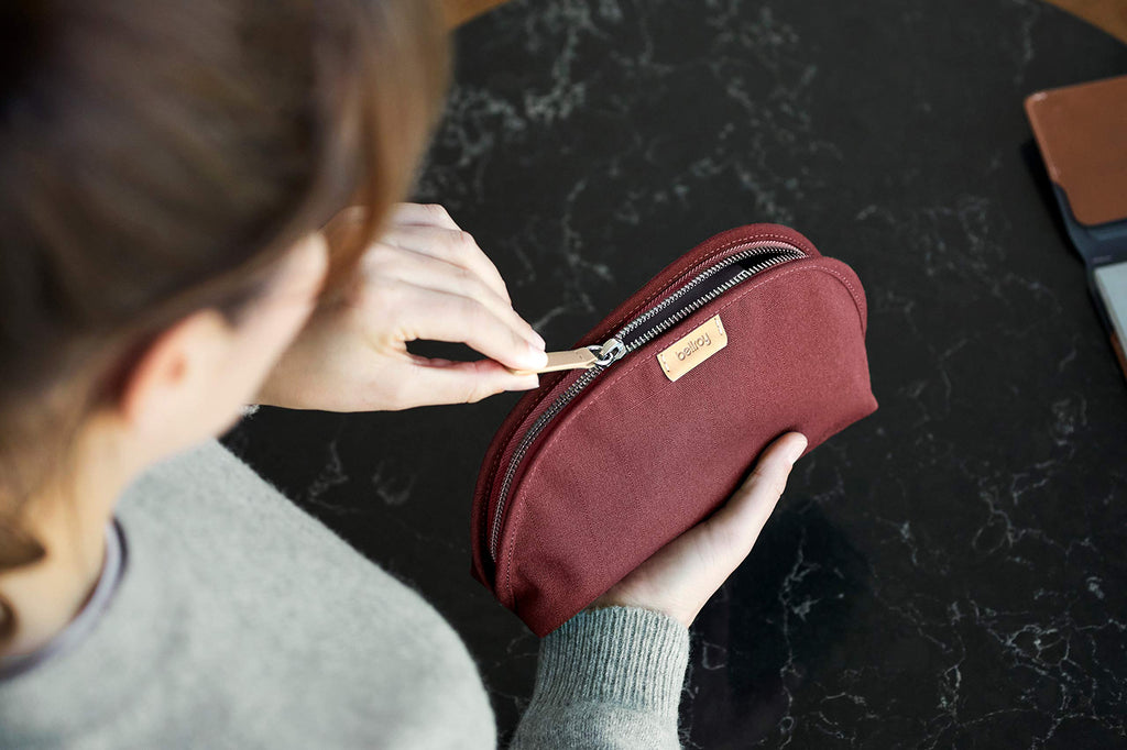 Bellroy Classic Pouch (EDC Zipper Travel Pouch, Water-Resistant Woven Fabric, Holds Pencils, Pens, Tech & Personal Items, Intern