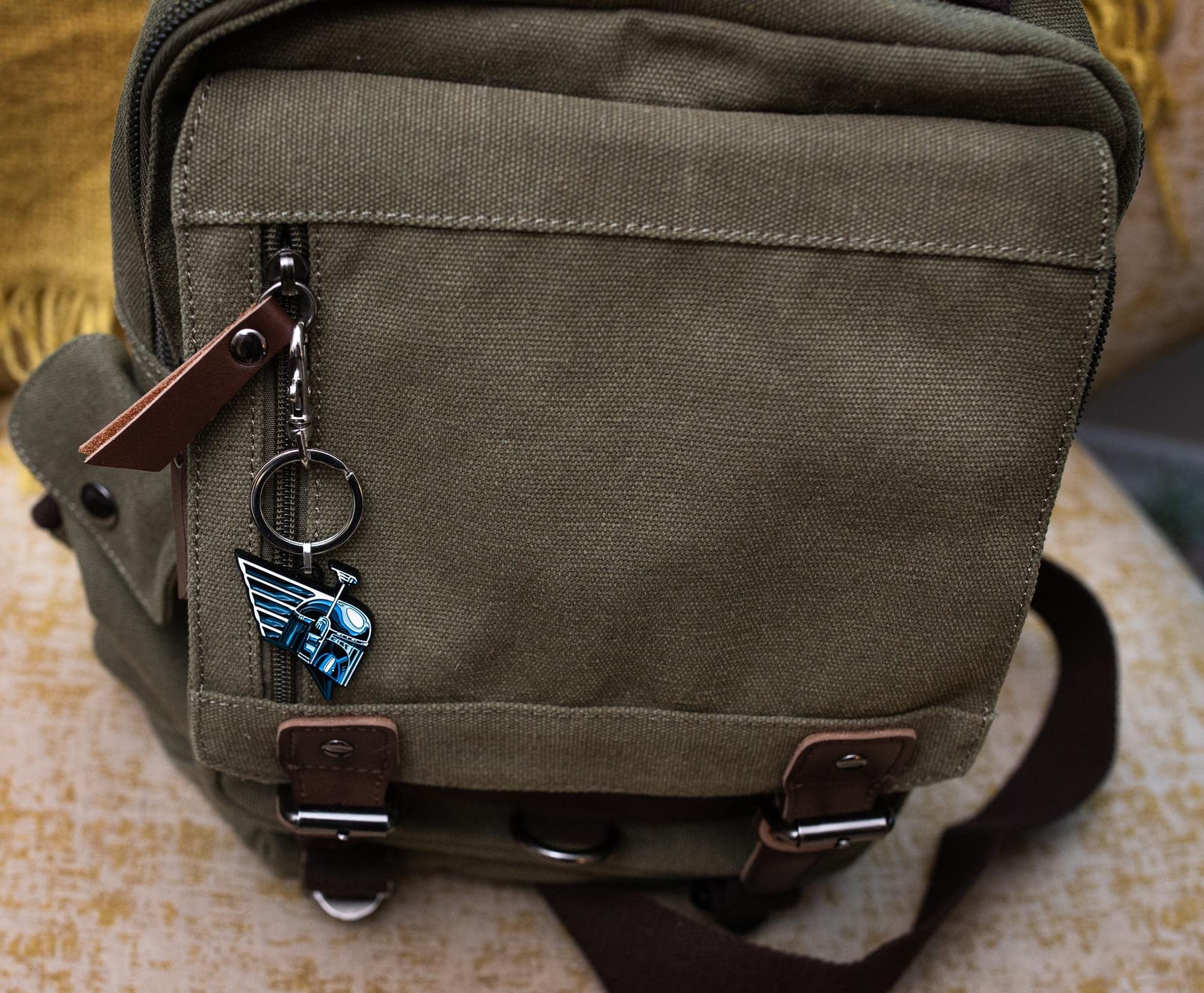 Star Wars: The Book of Boba Fett Chrome Helmet Enamel Pendant Keychain | Heavy Duty Car Key Ring Holder With Clip | Metal Brooch