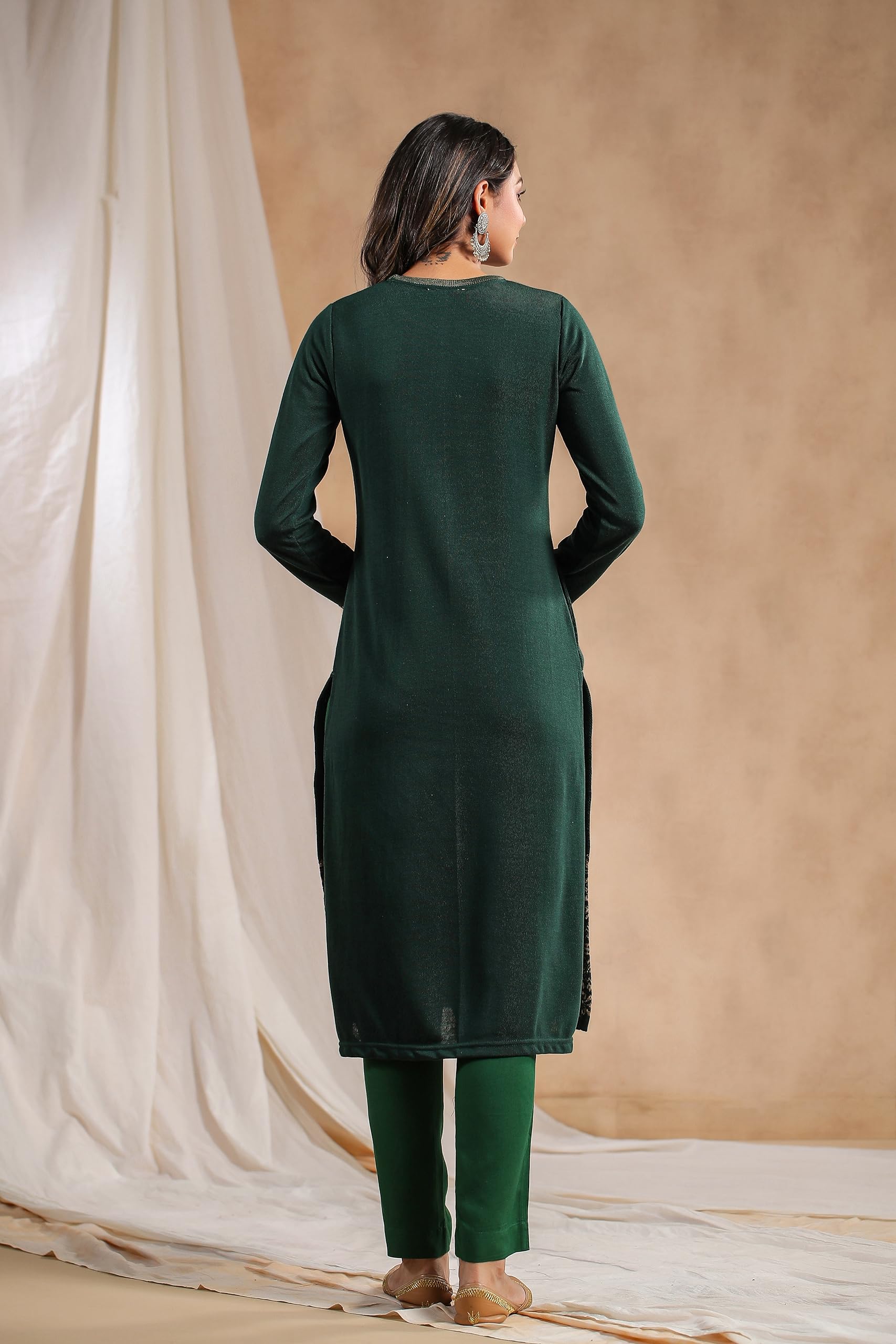 Ishin WomenS Green Jacquard Style Geometric Pattern Straight Winterwear Kurta