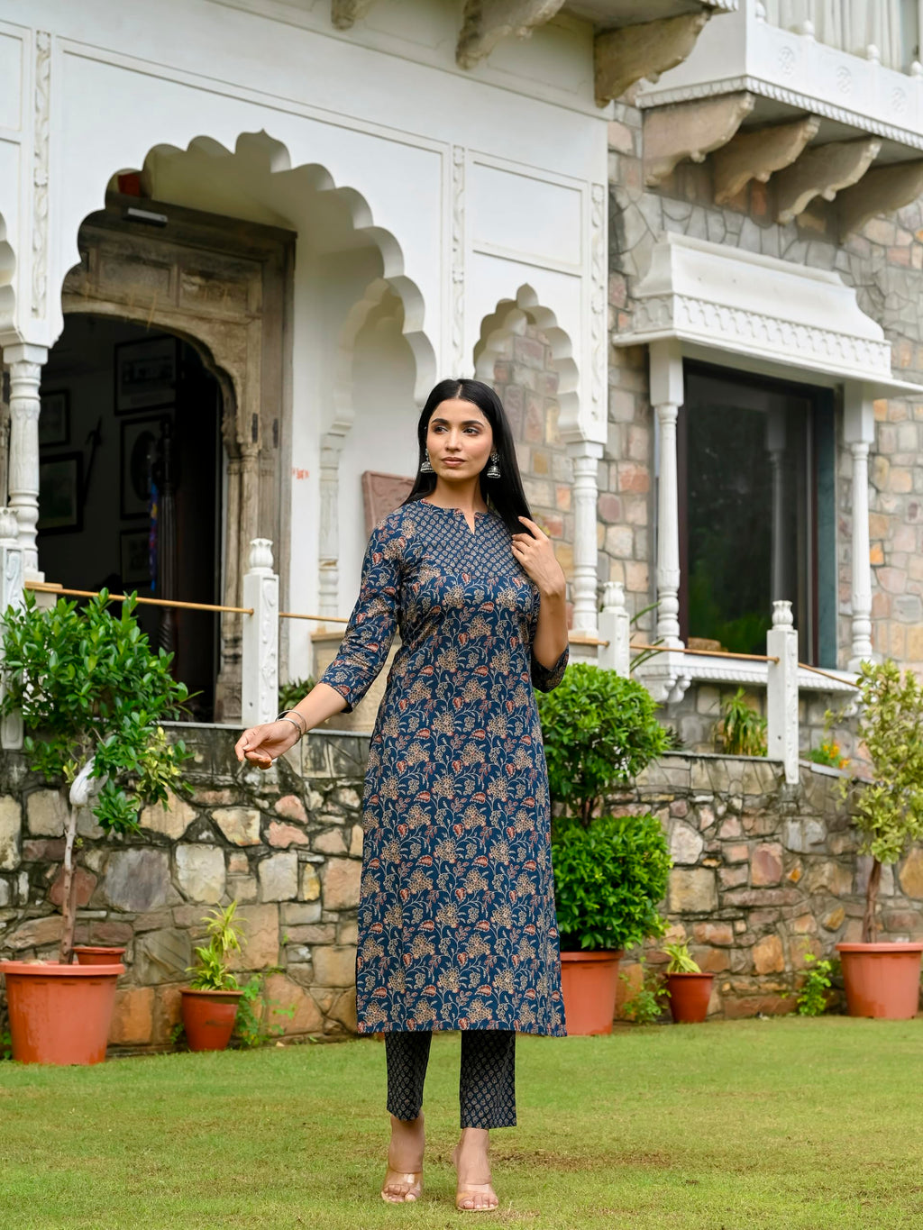 ANNI DESIGNER Women s Printed Rayon Blend Kurta and Pants, Blue, 44