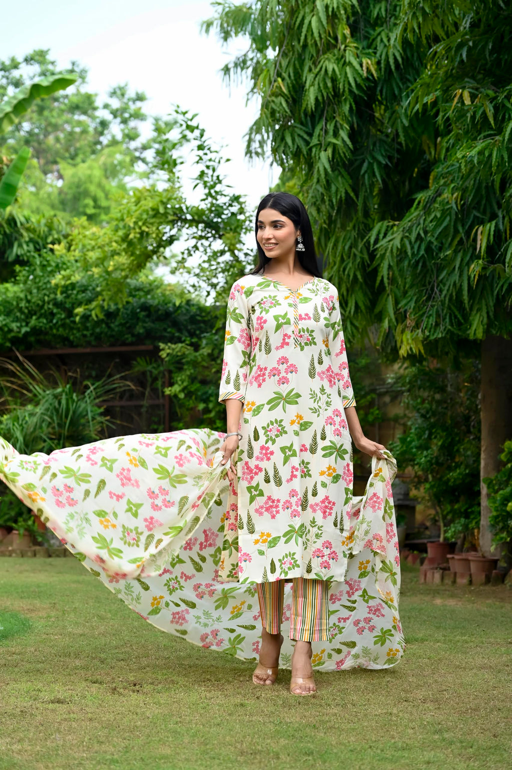 ANNI DESIGNER Women s Rayon Blend Kurta with Pants and Dupatta, cream, XL