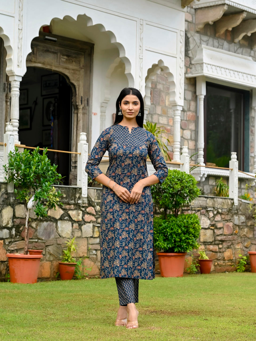 ANNI DESIGNER Women s Printed Rayon Blend Kurta and Pants, Blue, 44