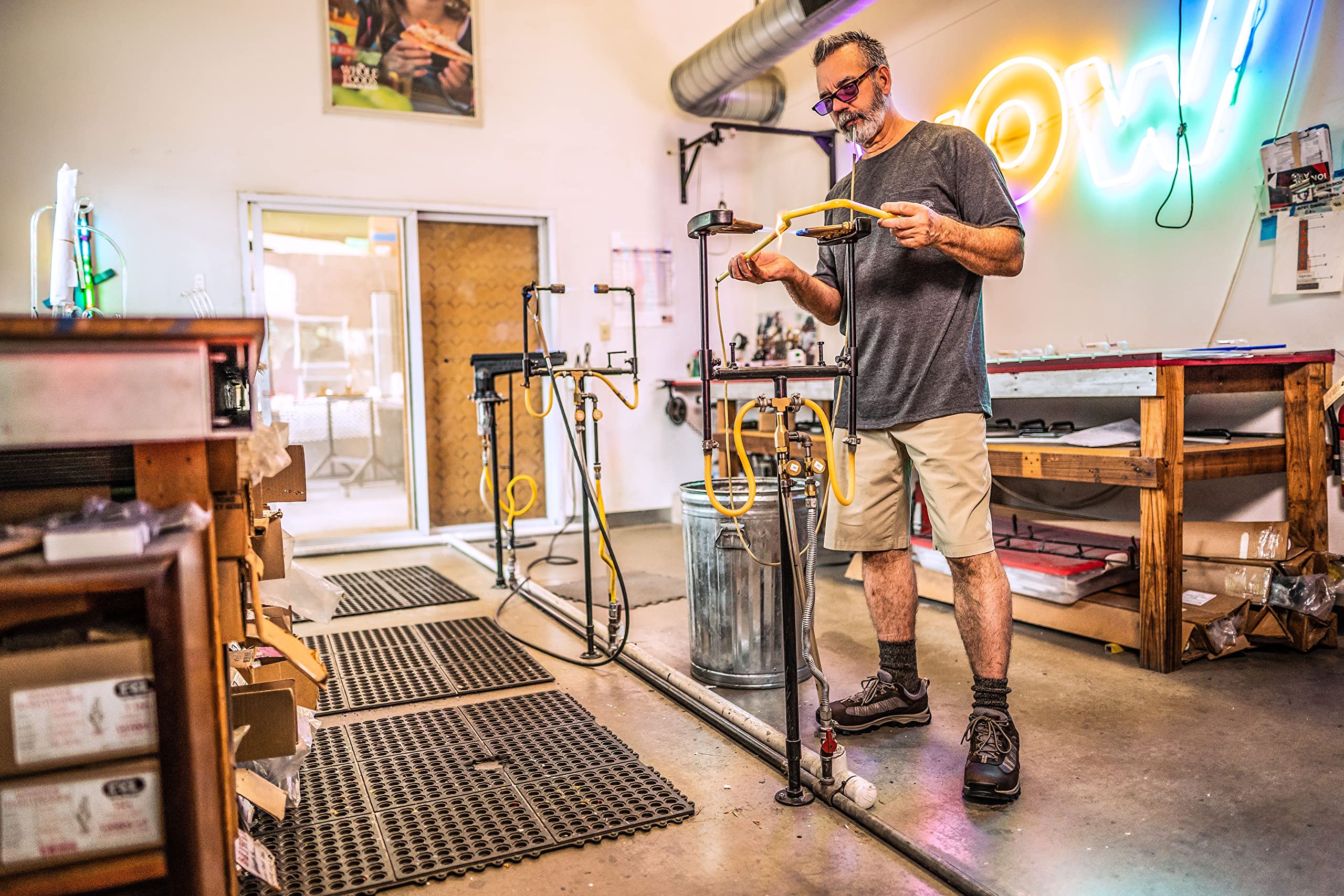 Dickies Men's Heavyweight Crew Neck Short Sleeve Tee, Chocolate Brown, X-Large