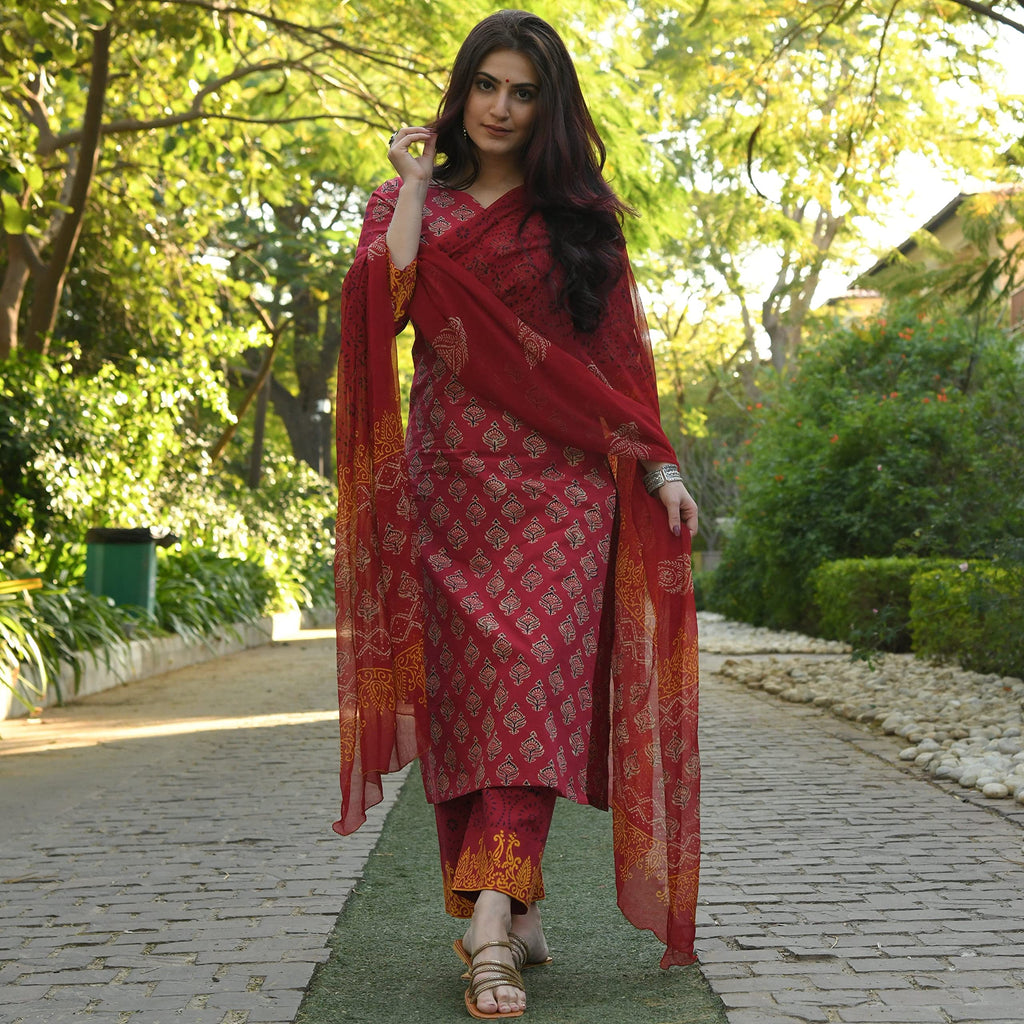 ANNI DESIGNER Womens Cotton Blend Floral Printed Straight Kurta with Pants & Dupatta (Shank-Maroon_L_Maroon_Large)