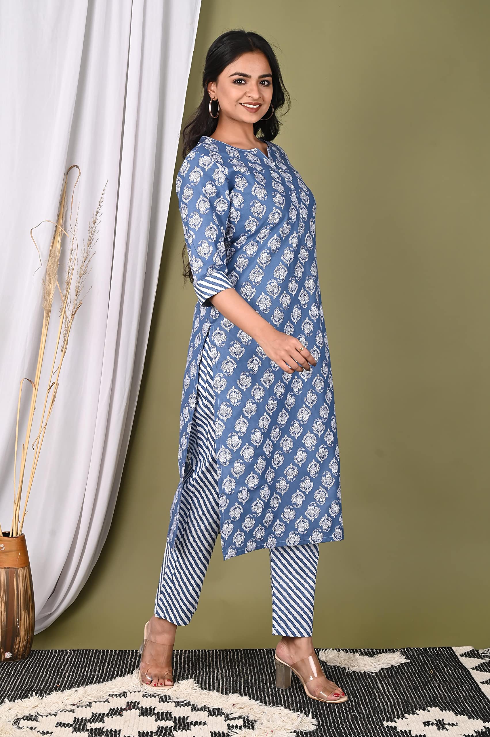 Gosriki Women'S Cotton Blend Straight Printed Kurta With Pant (Funki-Go)