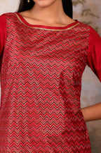 Aurelia Womens Red Chevron Regular Kurta