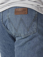 Wrangler Men's Retro Slim Fit Boot Cut Jean, Worn in, 33W x 32L
