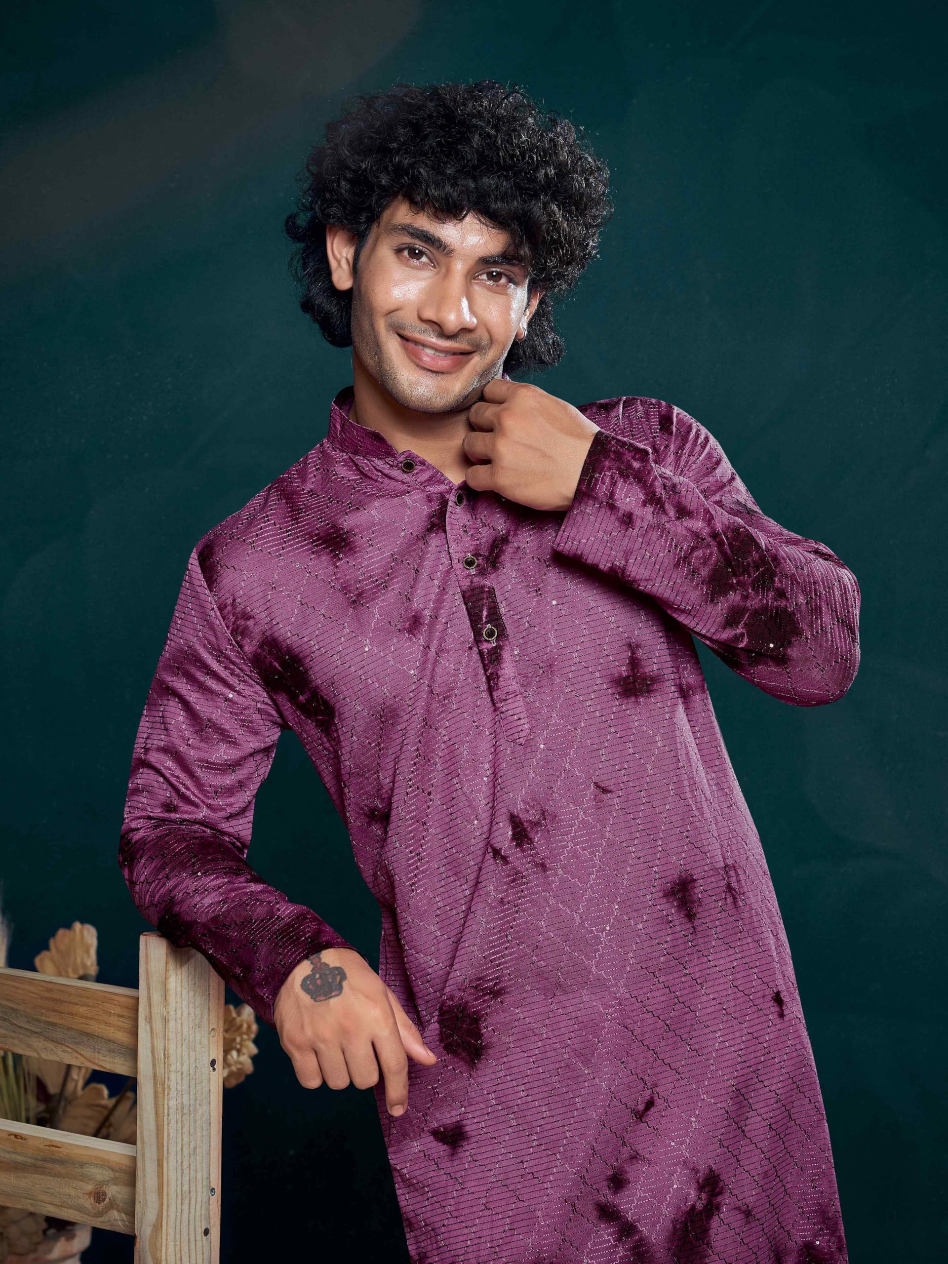 Vardha MenS Viscose Sequence Stitched Kurta, Flowy Pink Pattern Shibori Dyed Ethnic Kurtas For Men, Mandarin Collar, Pearl Butt