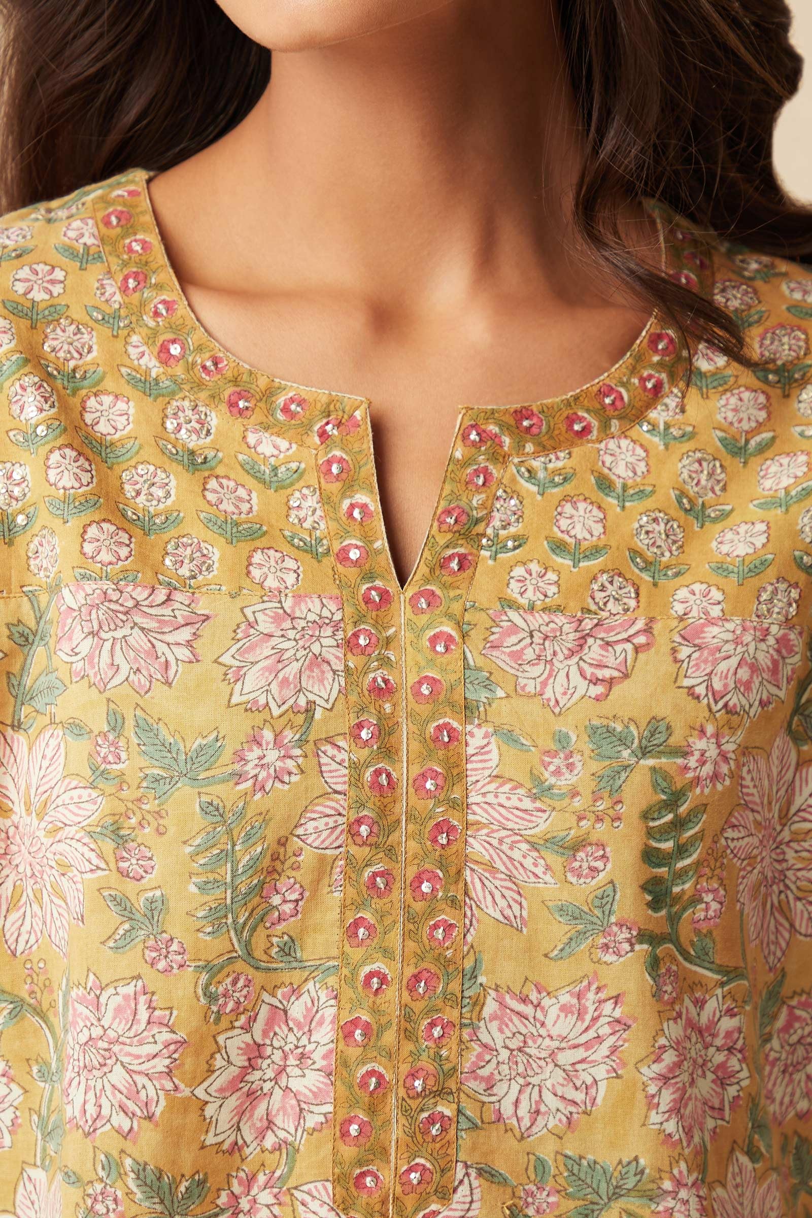 Yashika Women'S Cotton Blend Kurta Set: Ethnicity For The Modern Woman: Redefine Your Style With Our Printed Sets, Blending Tradition And Contemporary Fashion!