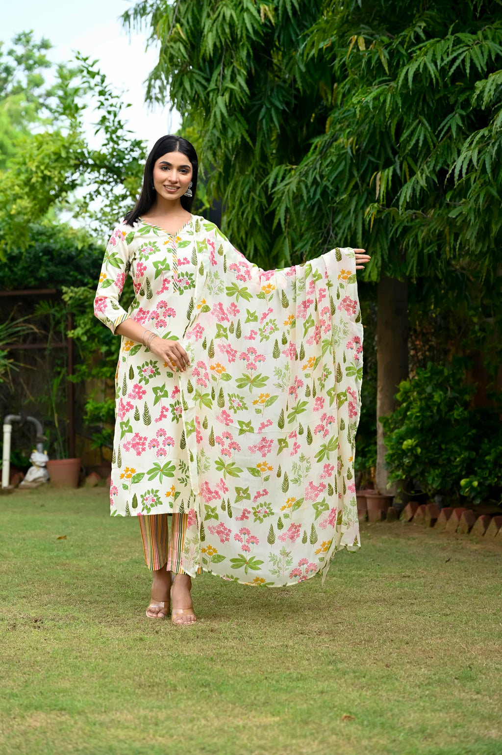 ANNI DESIGNER Women s Rayon Blend Kurta with Pants and Dupatta, cream, XL