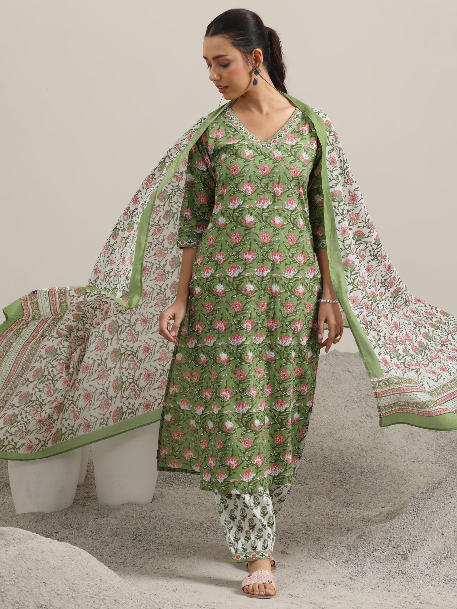 Libas WomenS Cotton Floral Kurta Set (400158O Green