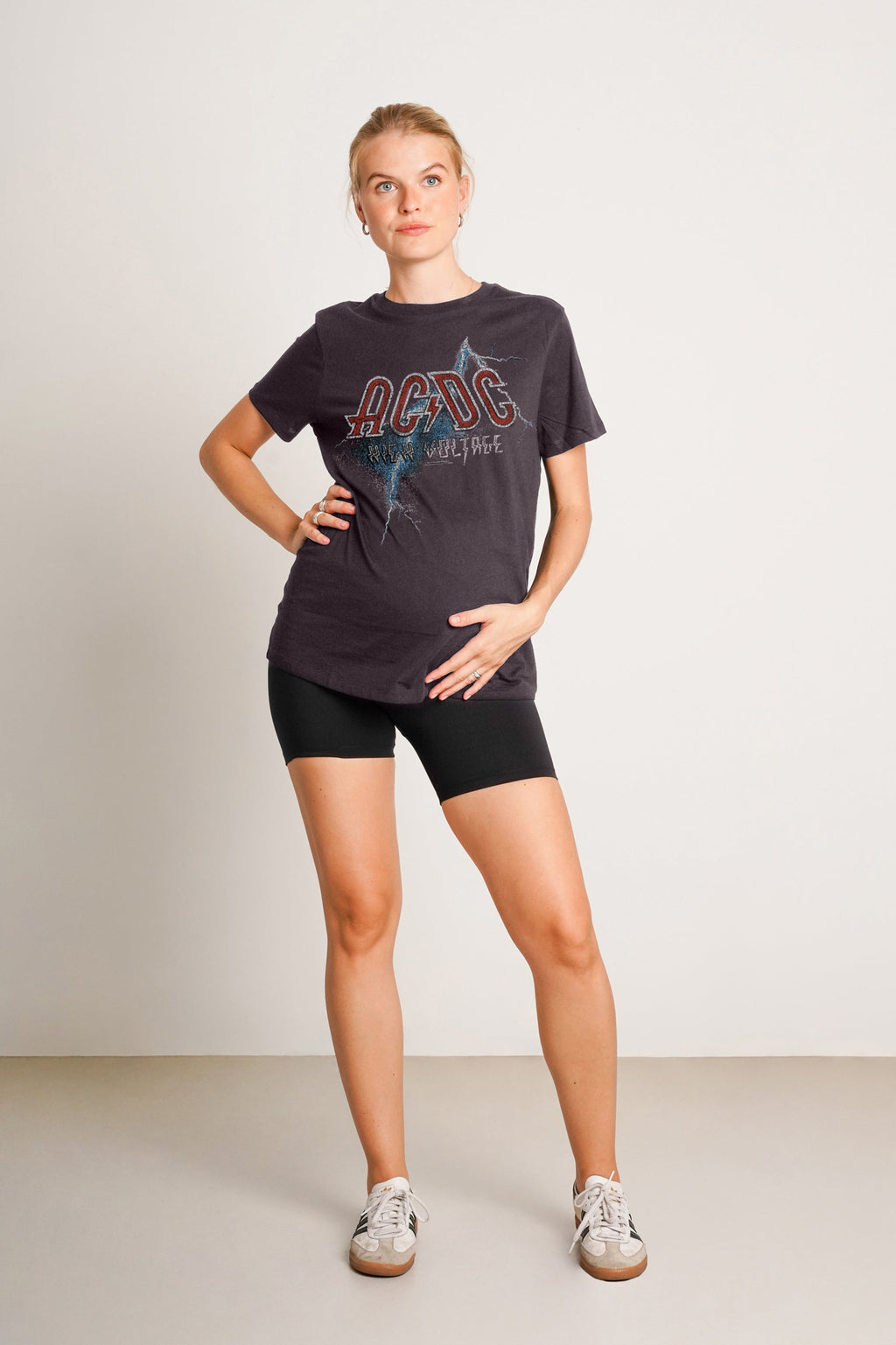 The Groove Tee AC/DC