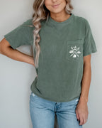 Camping & Hiking Mountain Comfort Colors Pocket T-Shirt – Nature Vacation Summer Outdoor Graphic Tee