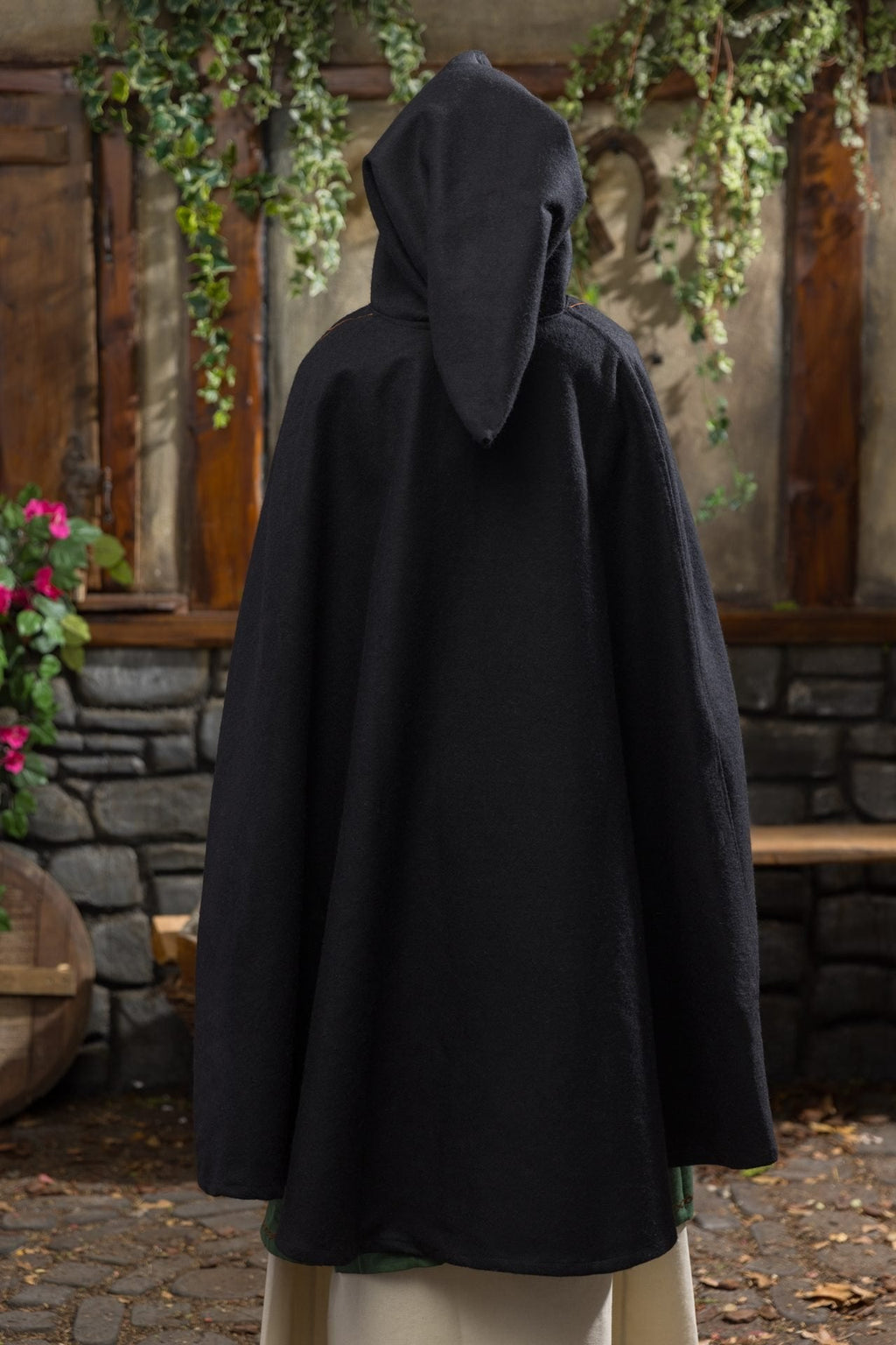 Cape Aric Black