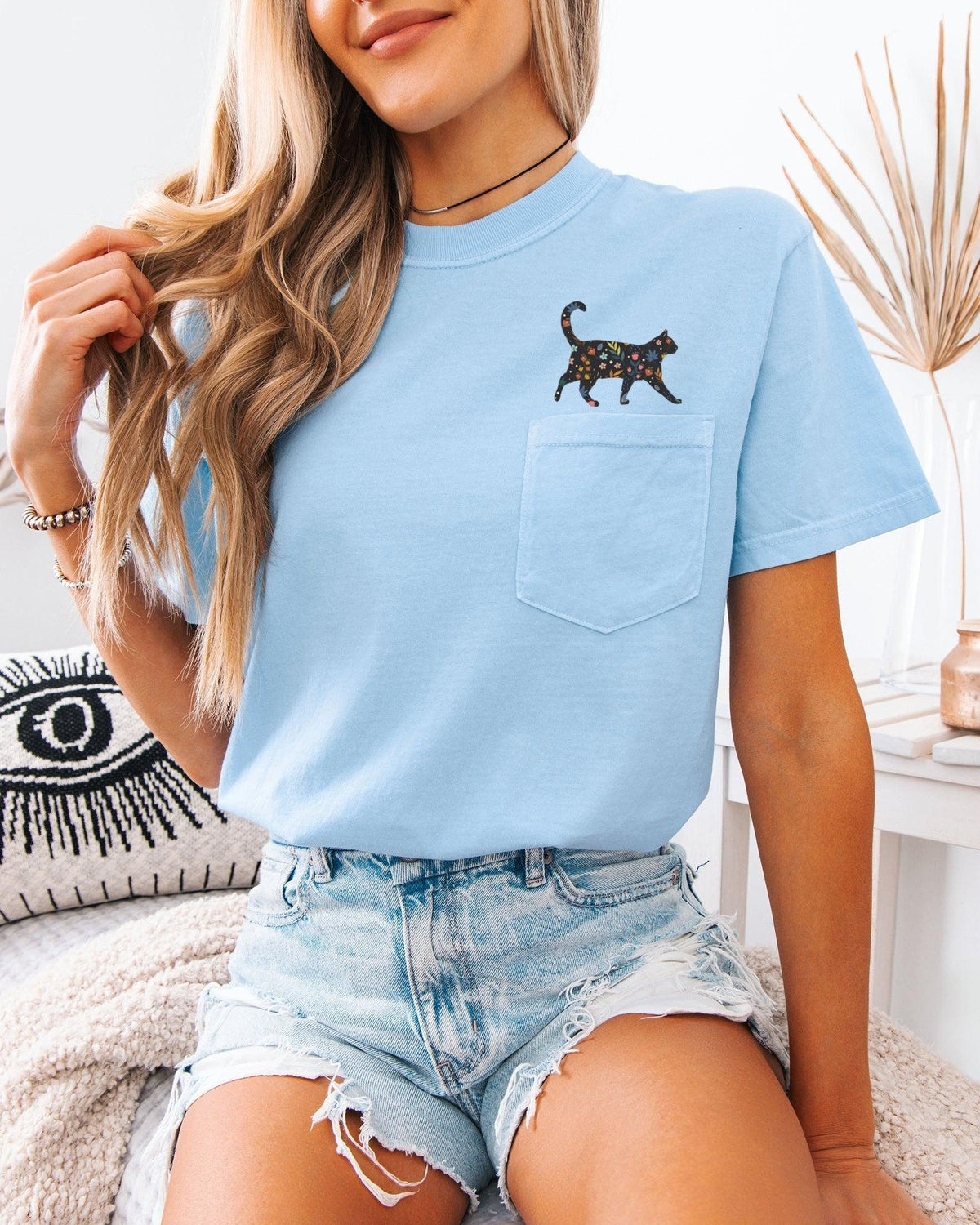 Cat Lover Kitty with flowers Comfort Colors Pocket T Shirt
