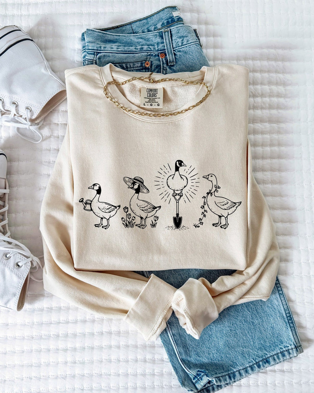 Goose Gardening Plant Lady Comfort Colors Garment-Dyed Sweatshirt – Floral Nature Graphic