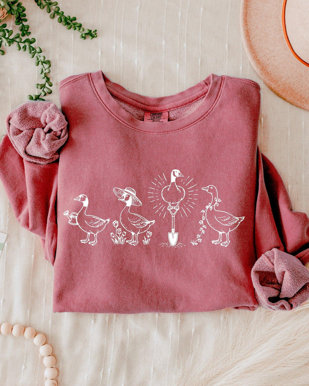 Goose Gardening Plant Lady Comfort Colors Garment-Dyed Sweatshirt – Floral Nature Graphic