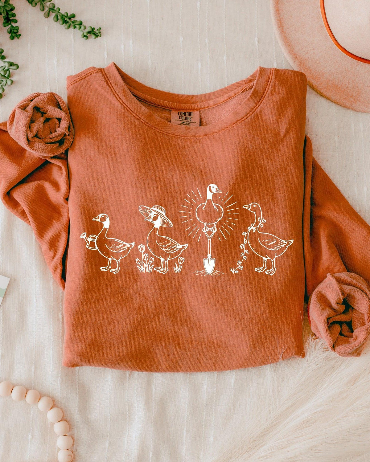 Goose Gardening Plant Lady Comfort Colors Garment-Dyed Sweatshirt – Floral Nature Graphic