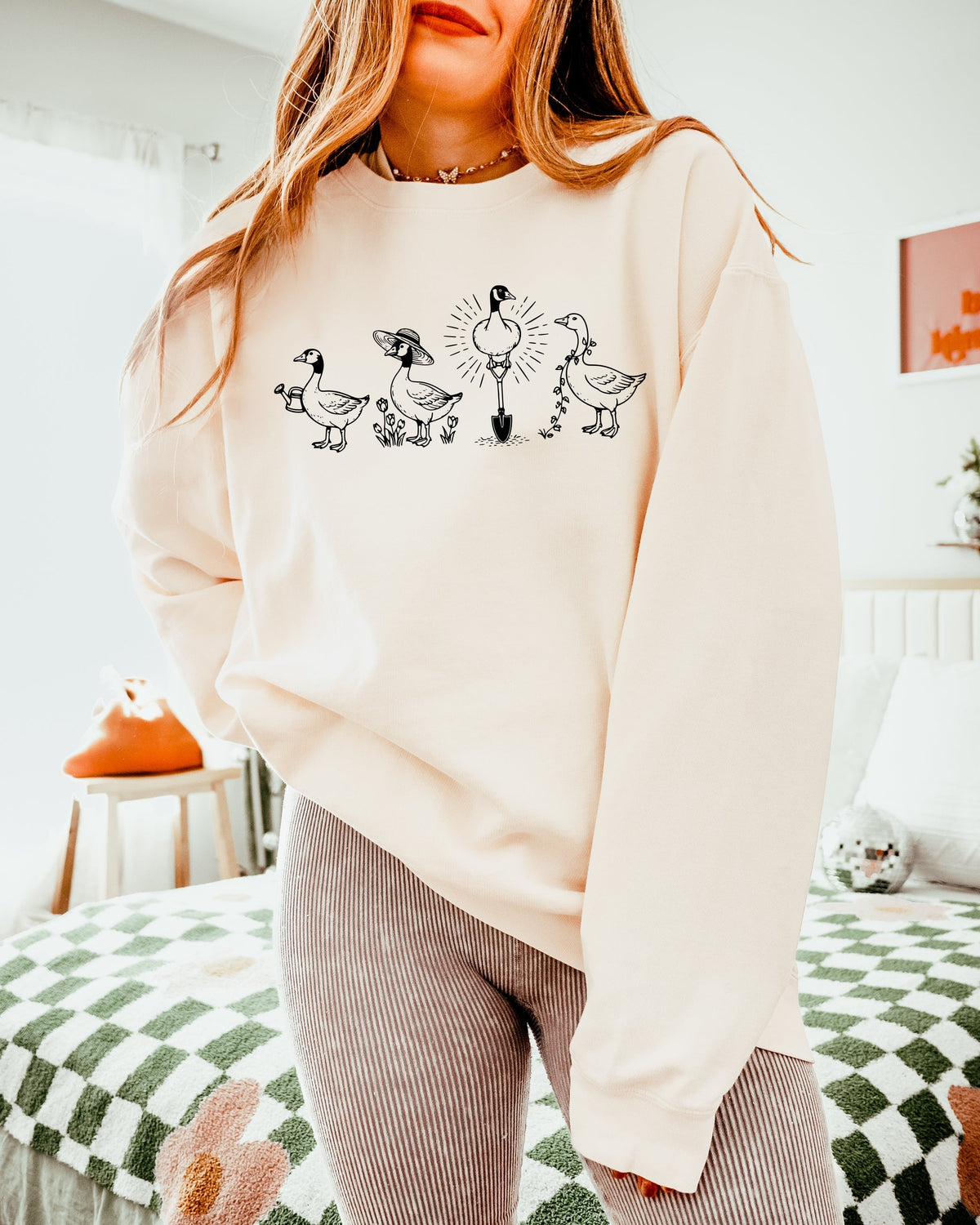Goose Gardening Plant Lady Comfort Colors Garment-Dyed Sweatshirt – Floral Nature Graphic