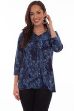 CRISS CROSS TIE NECK HI/LO BLOUSE
