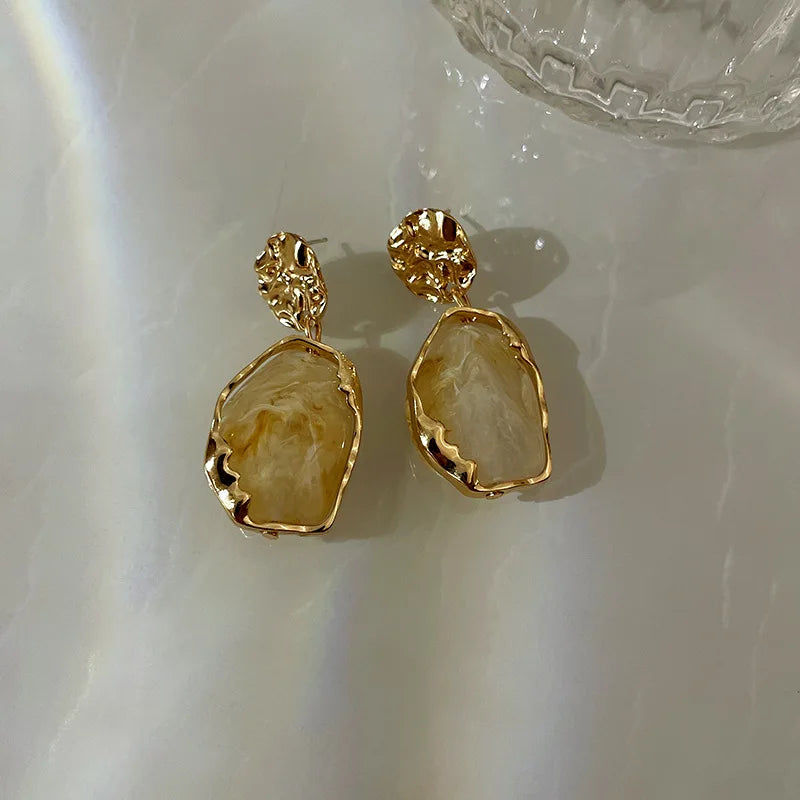 Women Fashion French Retro PalaceStyle Geometric Resin Earrings New Women's High-end Temperament Niche Earrings Creative Gifts