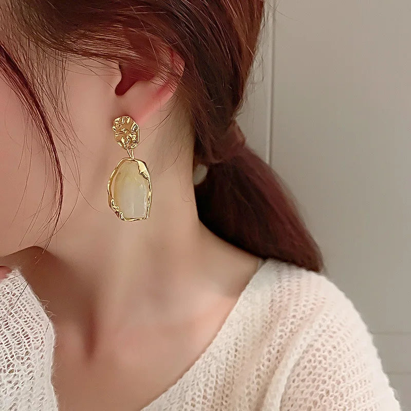 Women Fashion French Retro PalaceStyle Geometric Resin Earrings New Women's High-end Temperament Niche Earrings Creative Gifts
