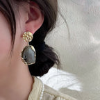 Women Fashion French Retro PalaceStyle Geometric Resin Earrings New Women's High-end Temperament Niche Earrings Creative Gifts
