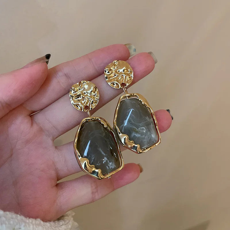 Women Fashion French Retro PalaceStyle Geometric Resin Earrings New Women's High-end Temperament Niche Earrings Creative Gifts