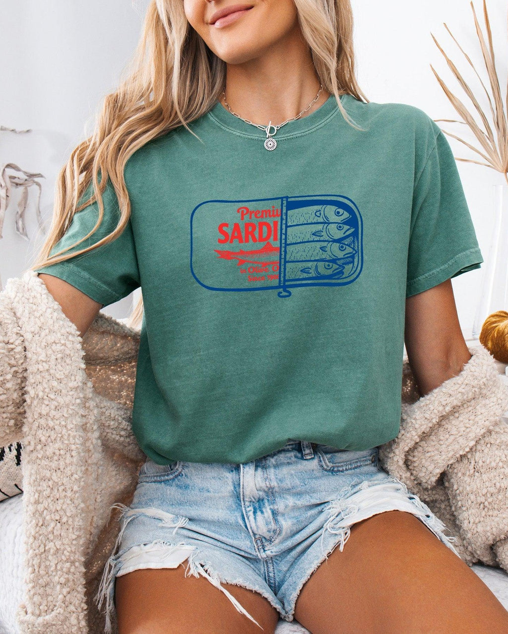 Sardines & Salmon Fish Comfort Colors T-Shirt – Nature Camping Hiking Outdoor Can Graphic Tee