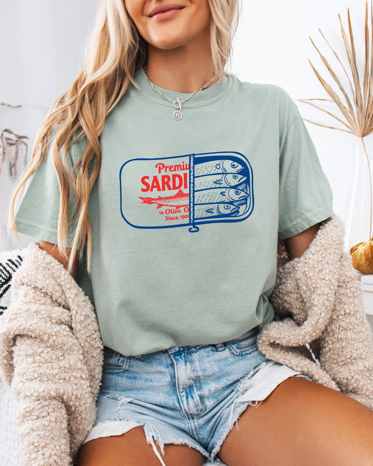 Sardines & Salmon Fish Comfort Colors T-Shirt – Nature Camping Hiking Outdoor Can Graphic Tee