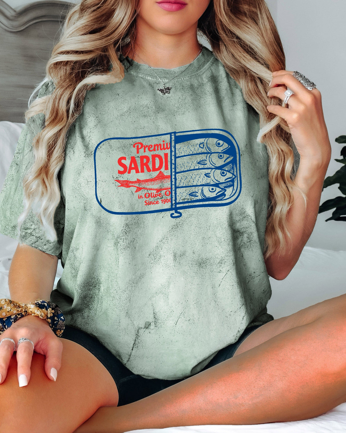 Sardines & Salmon Fish Comfort Colors T-Shirt – Nature Camping Hiking Outdoor Can Graphic Tee