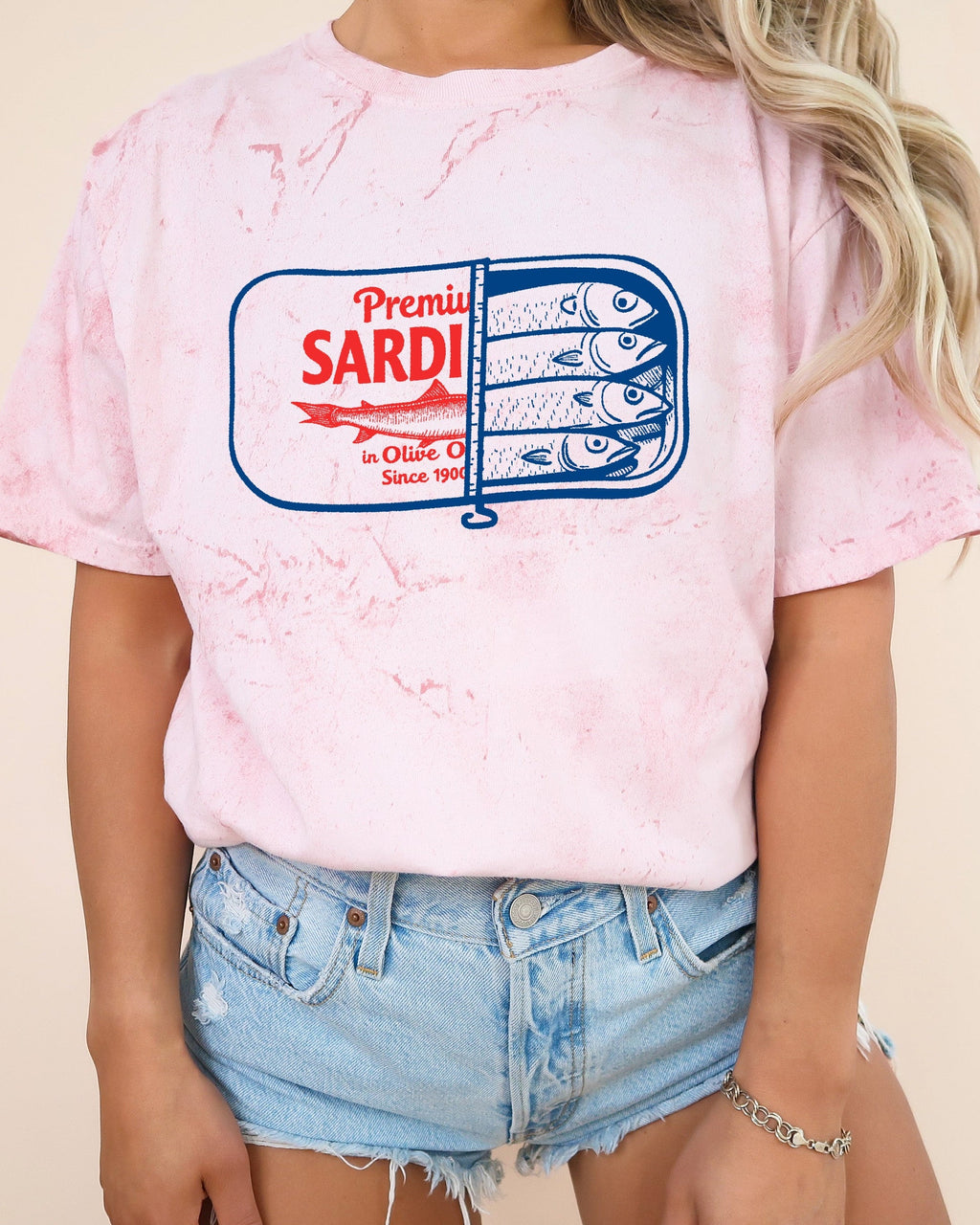 Sardines & Salmon Fish Comfort Colors T-Shirt – Nature Camping Hiking Outdoor Can Graphic Tee