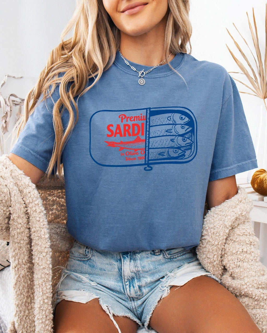 Sardines & Salmon Fish Comfort Colors T-Shirt – Nature Camping Hiking Outdoor Can Graphic Tee