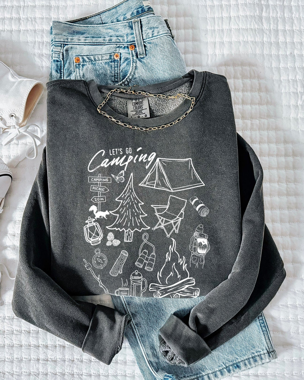 Sketched Mountain Nature Comfort Colors Garment-Dyed Sweatshirt – Camping & Hiking Outdoor Graphic