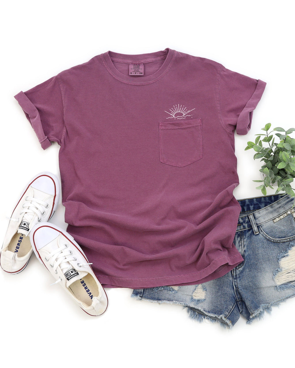 Sun & Wave Lake Beach Comfort Colors Pocket T-Shirt – Nature Camping Outdoor Graphic Tee