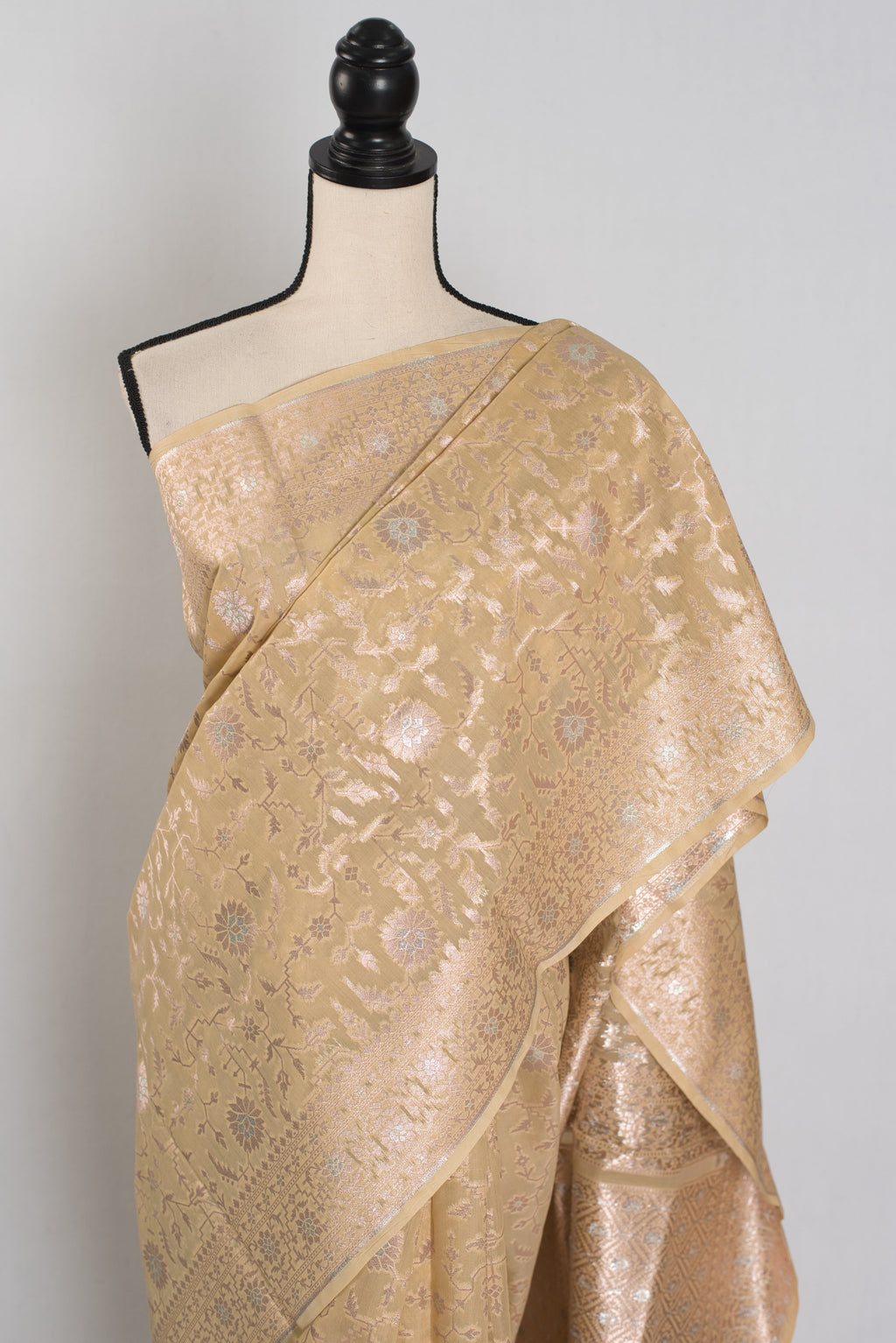 Gracy: Beige & Gold Jamdani Banarasi Saree | Bengali-Varanasi Fusion