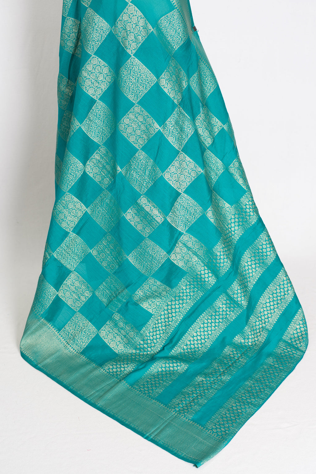 Rama : Green Semi Crepe Georgette Banarasi Saree with Designer Gold Zari Work