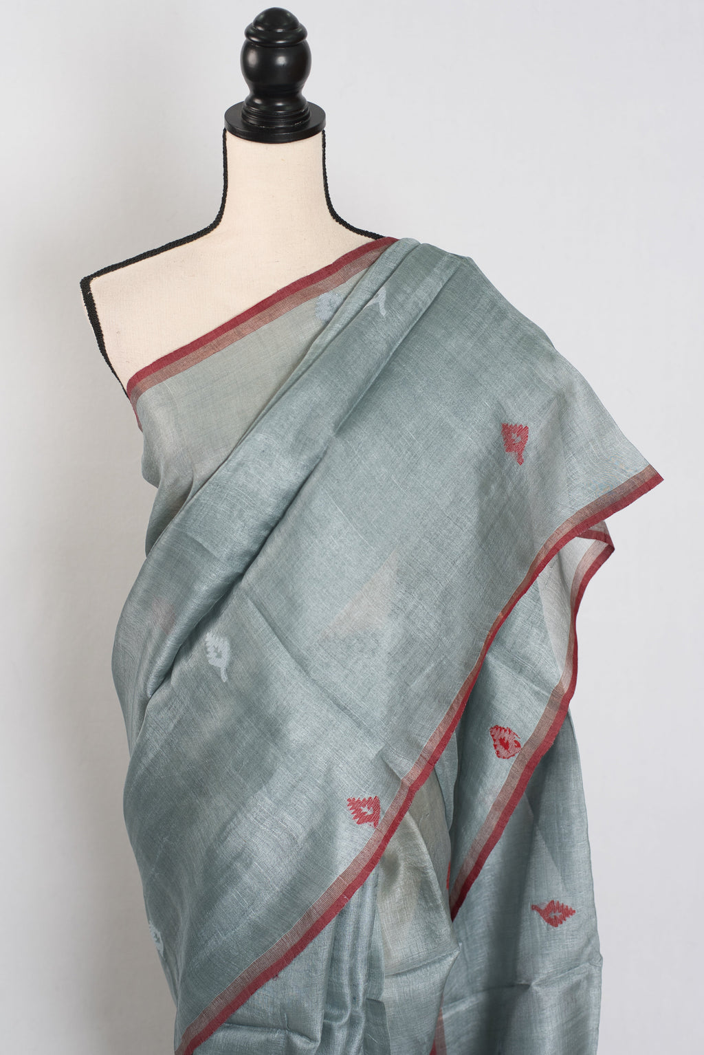 Benu: Grey & Red Bengal Tussar Silk Saree | Intricate Jamdani Weaving