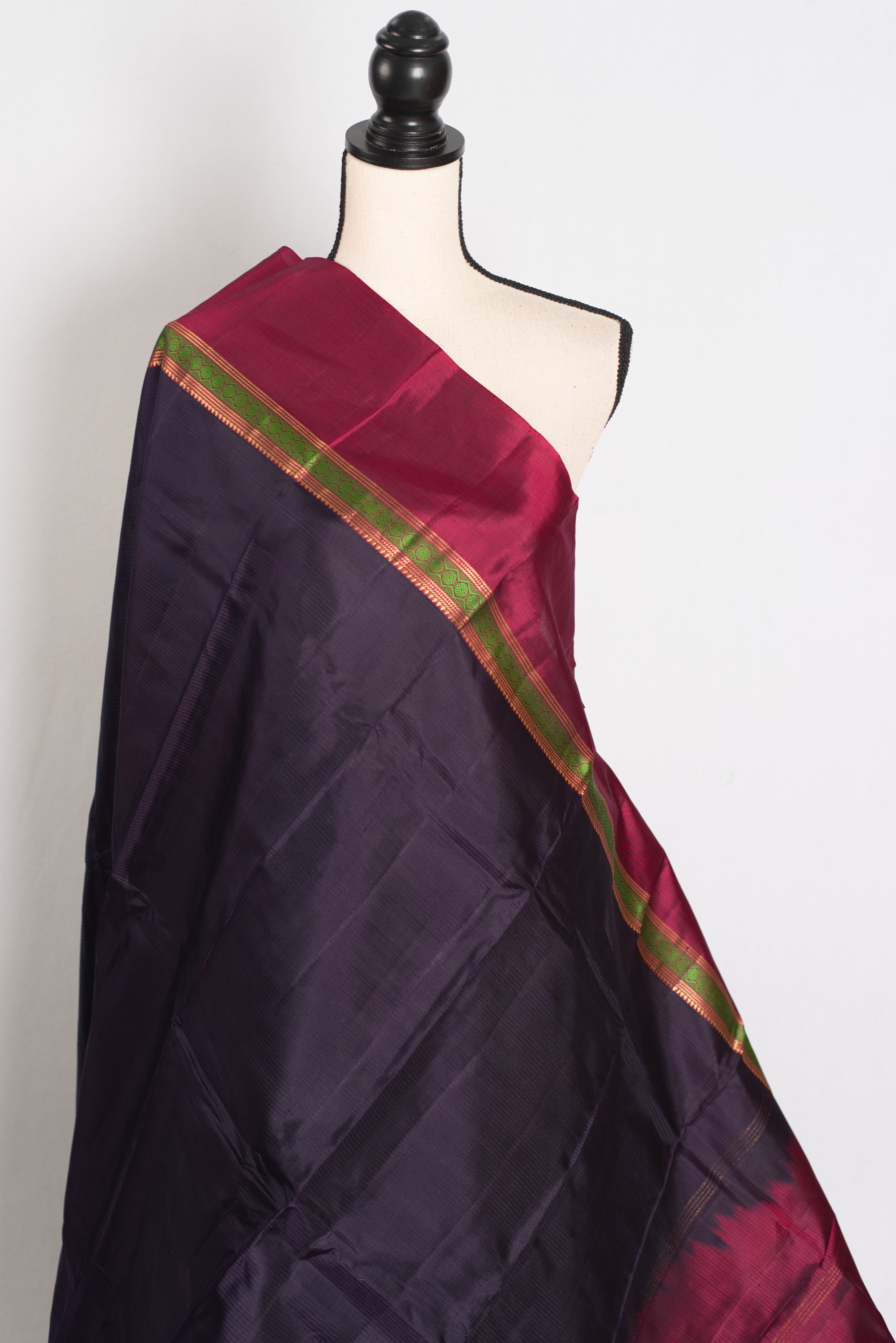 Nisha :Midnight Blue Pure Silk No Zari Kanjivaram Saree with Thread Work