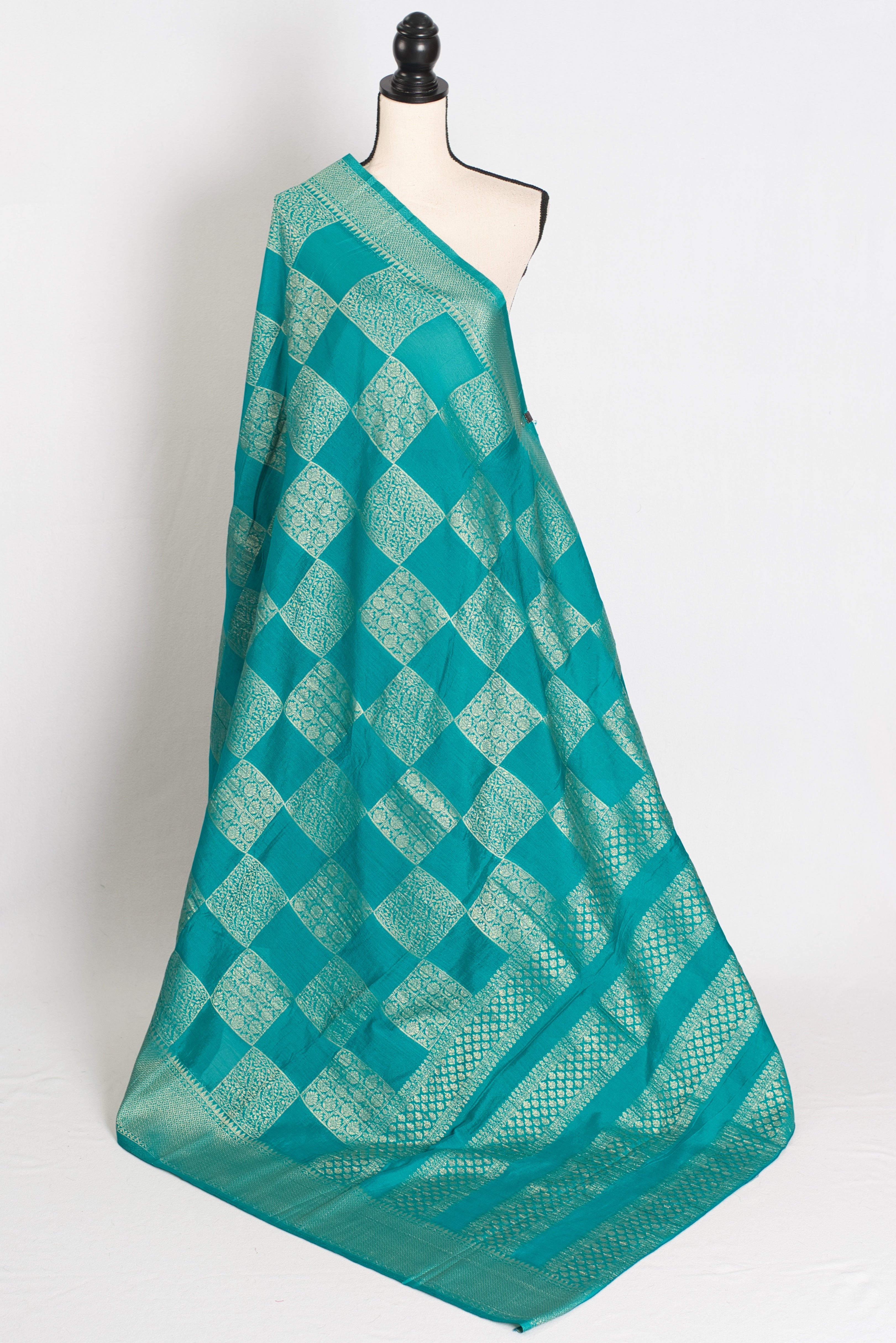 Rama : Green Semi Crepe Georgette Banarasi Saree with Designer Gold Zari Work