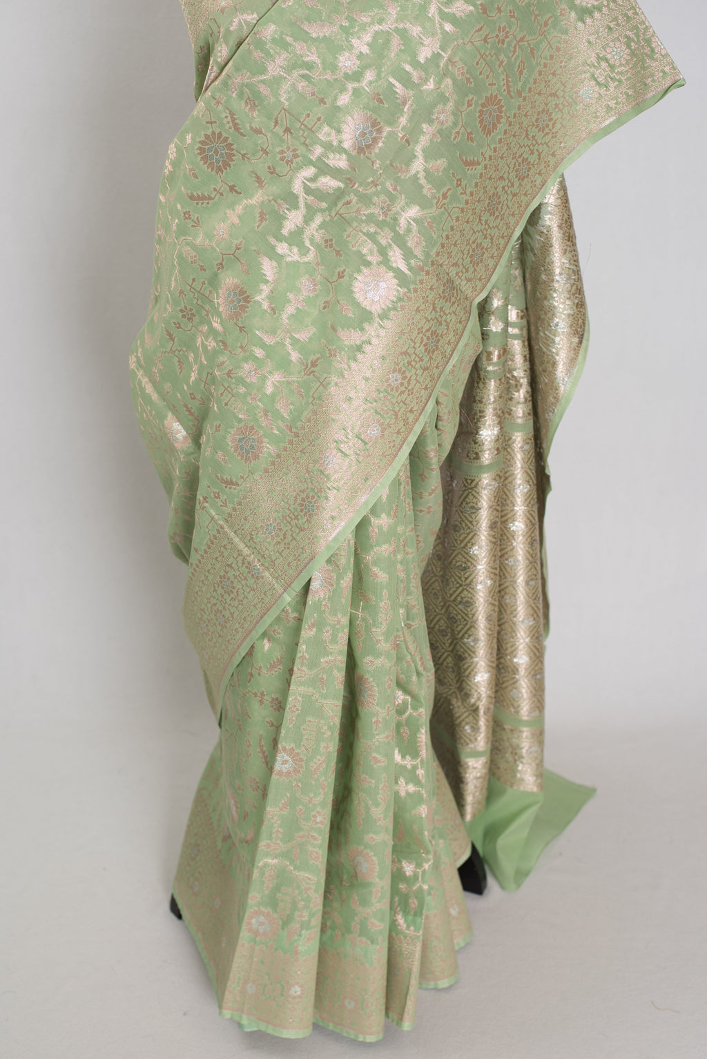 Mohini: Sea Green & Gold Jamdani Banarasi Saree | Cotton Silk Fusion