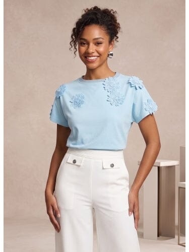 Gracia Fashion Women's Flower Applique Solid Color T-Shirt