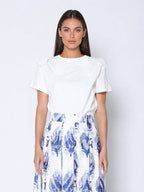 Gracia Fashion Women's Flower Applique Solid Color T-Shirt