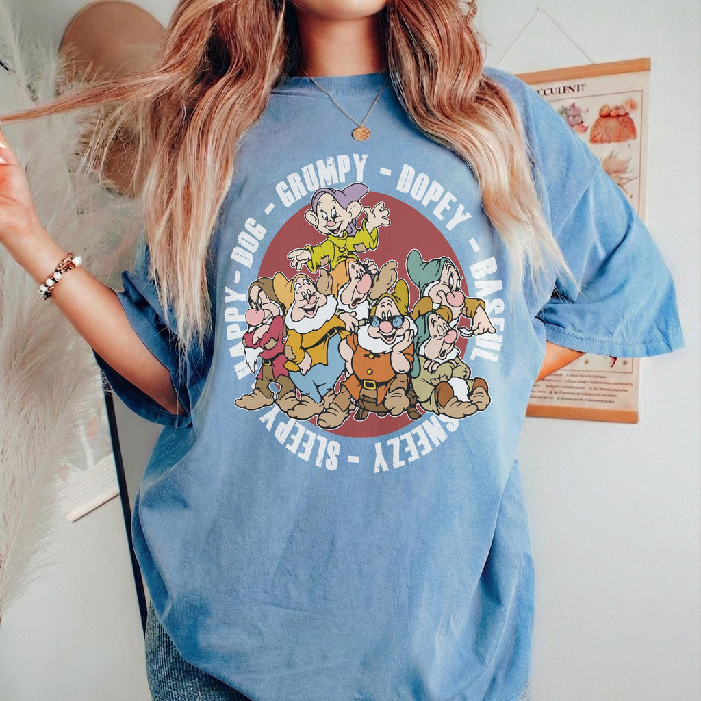 Retro 90s Retro Disney Snow White and the Seven Dwarfs — Gildan Hoodie