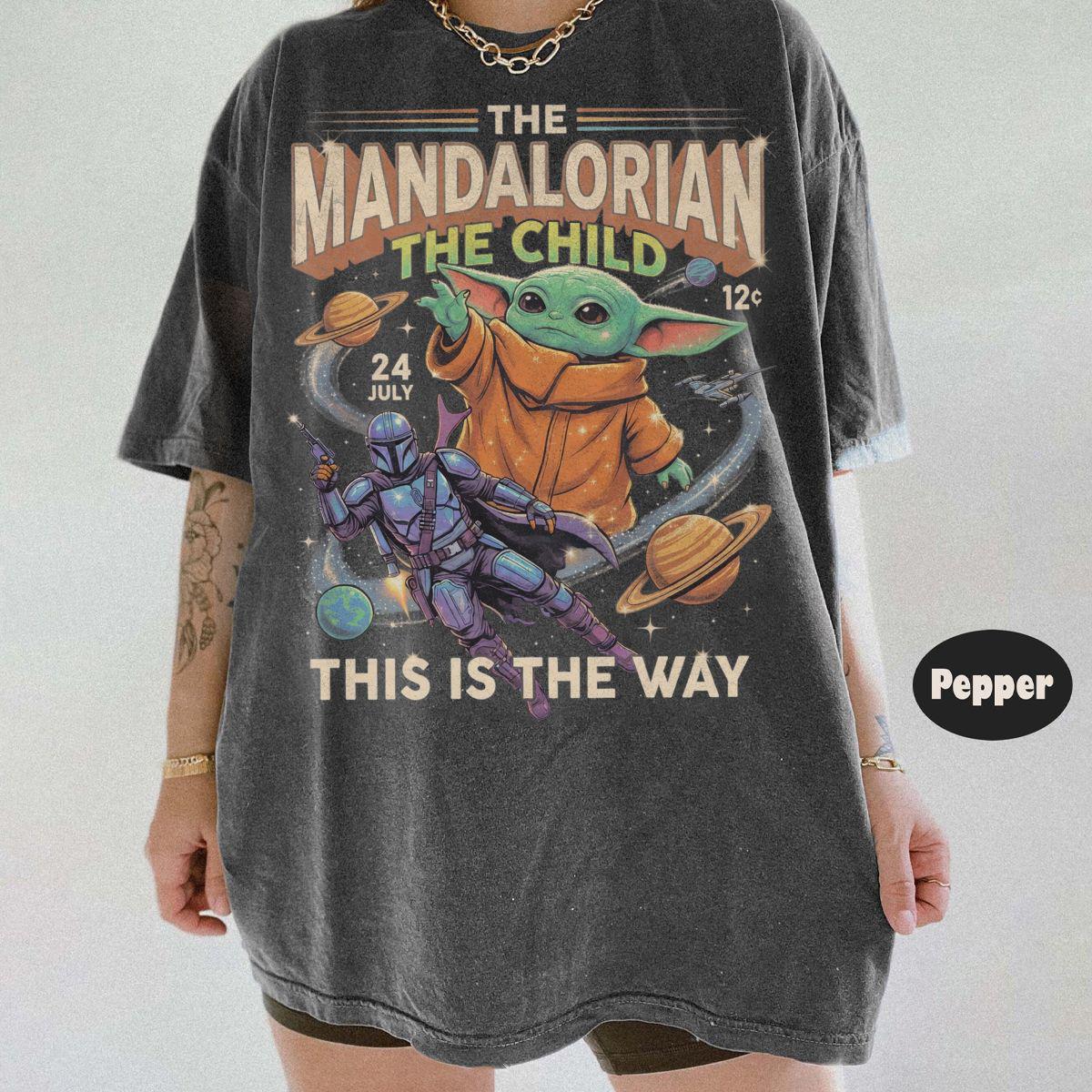Retro Star Wars The Mandalorian The Child — Gildan Hoodie