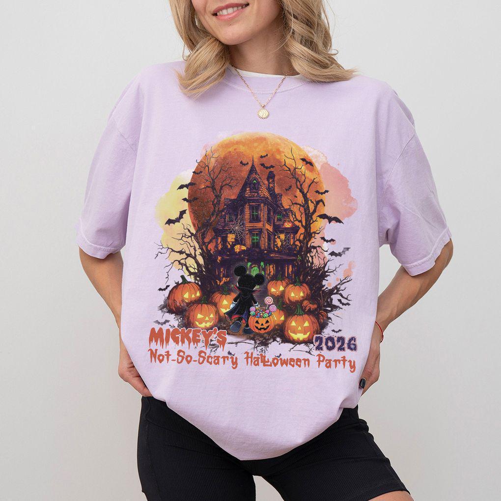 Retro Haunted Mansion Halloween — Gildan Sweatshirt