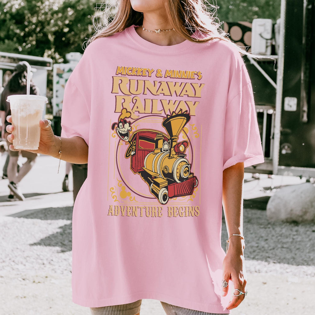 Mickey Minnie's Runaway Railway Retro — Gildan Sweatshirt
