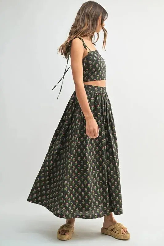Women's Two Piece Set Women's Crop Top & Skirt Set - Floral Print - Trendy Two Piece